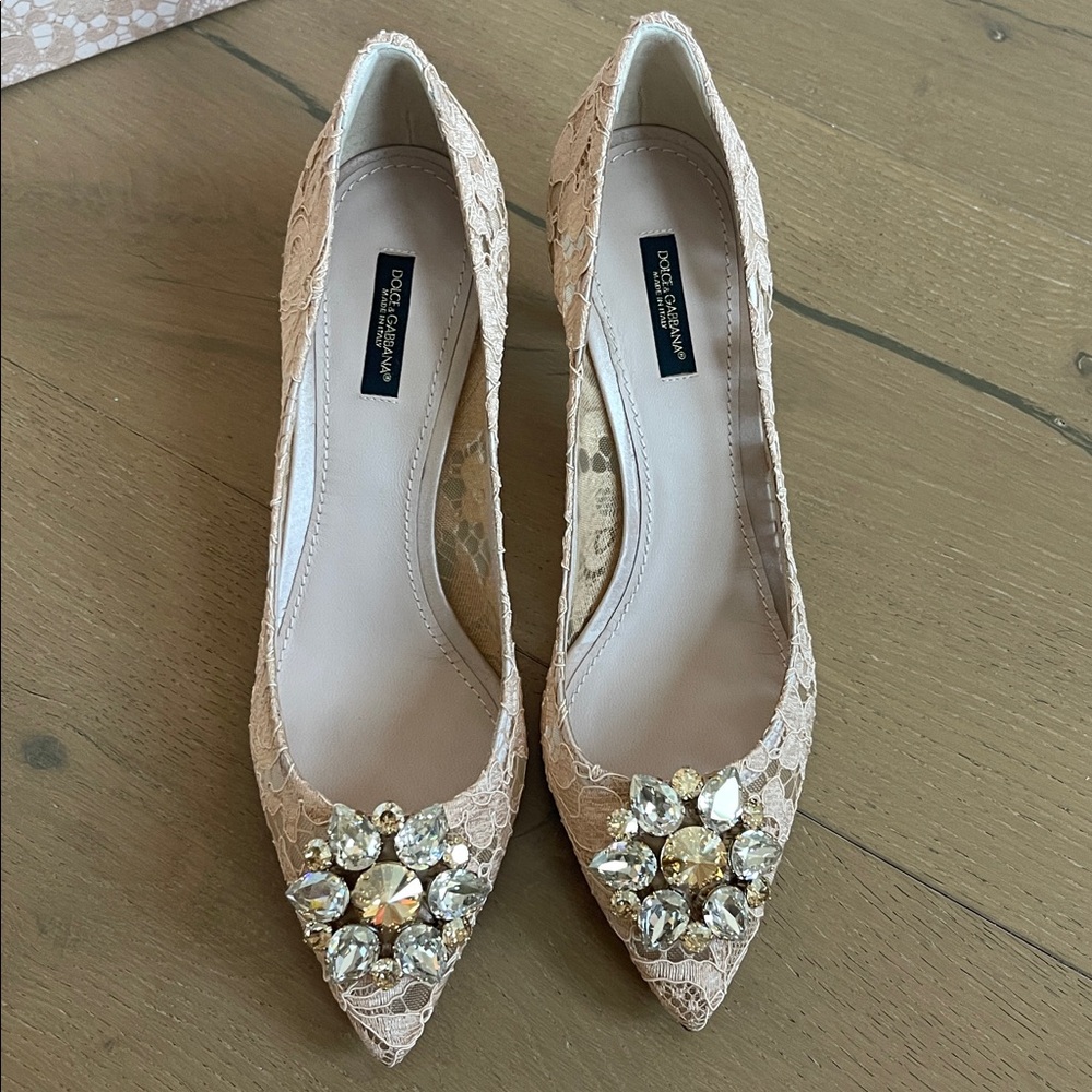 Dolce & Gabbana Bellucci  Beige Lace Heels with Crystal Embellishments - Picture 5 of 17